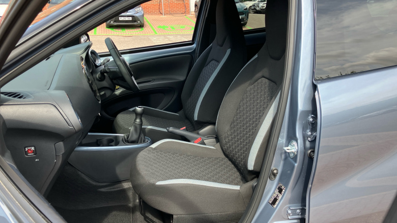 Toyota Aygo X 1.0 VVT-i Edge 5dr Petrol Hatchback